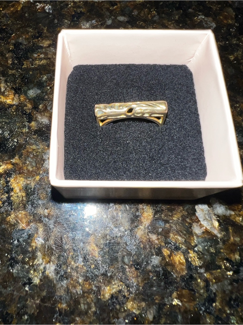 Carved Gold-Tone Vine Band Ring Size 9 - Picture 4 of 6